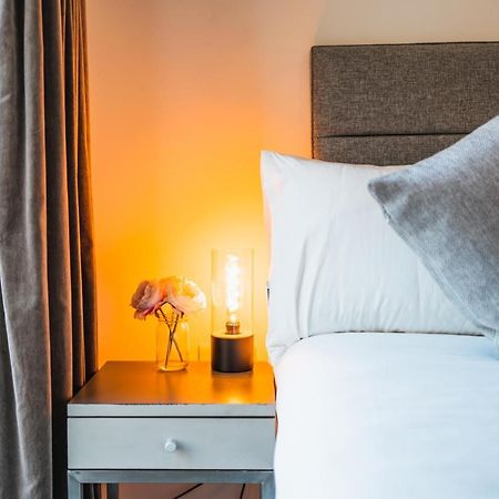 ⭑ Modern Town Centre Apartment ⭑ Bournemouth Eksteriør billede