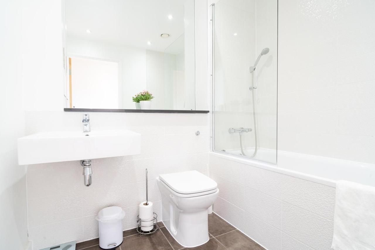 ⭑ Modern Town Centre Apartment ⭑ Bournemouth Eksteriør billede
