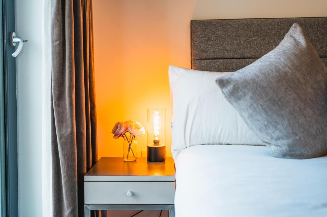 ⭑ Modern Town Centre Apartment ⭑ Bournemouth Eksteriør billede